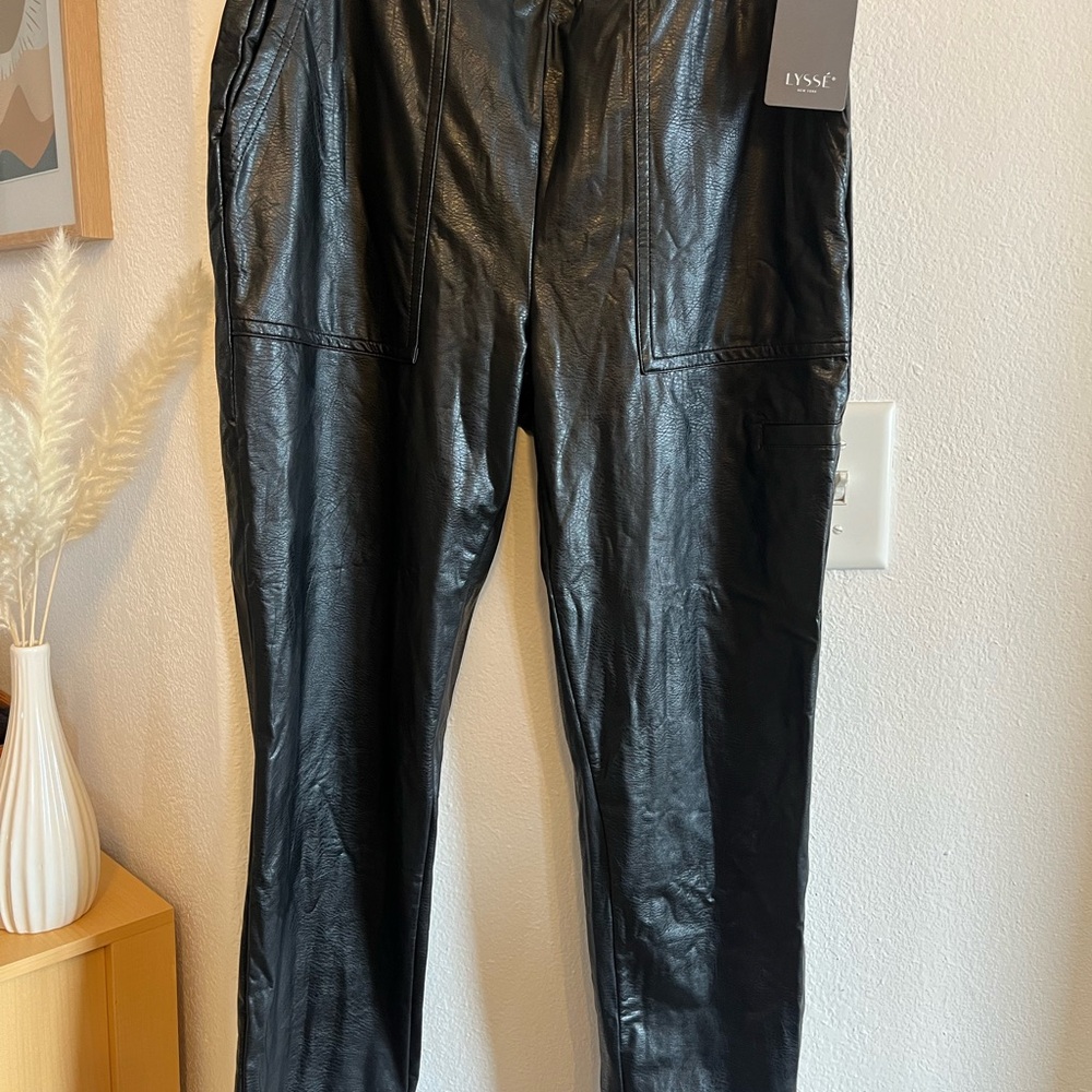 Lysse Black Cargo Pants with Sleek Design